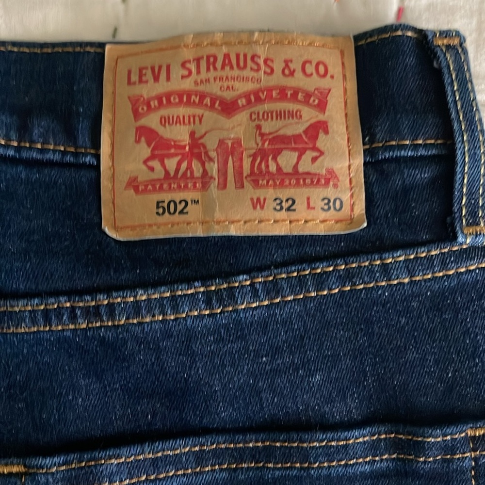 Men's 502 Levi’s Jeans - Picture 2 of 2